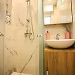 Apartamento Colorful Oasis With Sunny Balcony Tirana