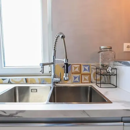 Colorful Oasis With Sunny Balcony Appartamento