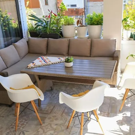 Colorful Oasis With Sunny Balcony شقة تيرانا