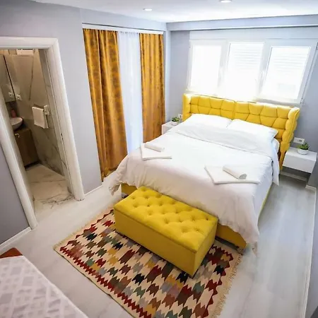 Colorful Oasis With Sunny Balcony Tirana