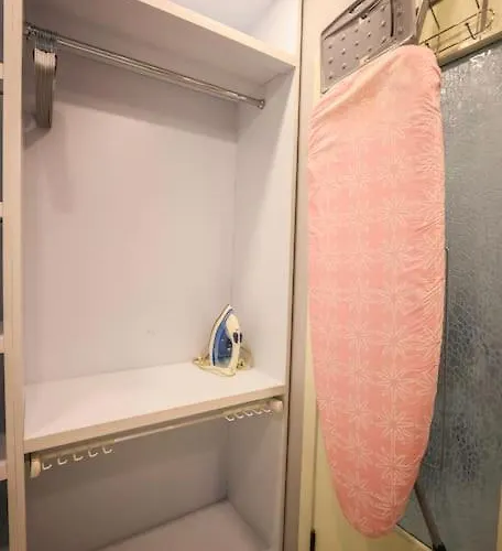 Colorful Oasis With Sunny Balcony شقة