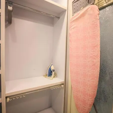 Colorful Oasis With Sunny Balcony Daire