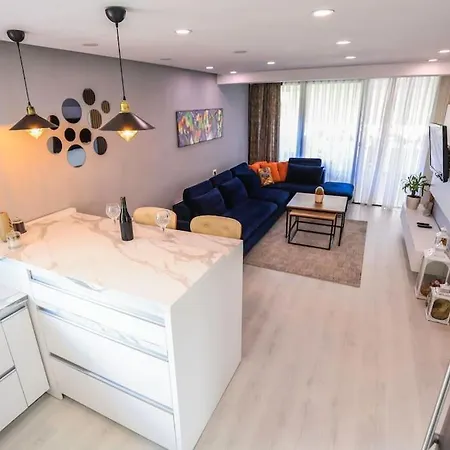 Lejlighed Colorful Oasis With Sunny Balcony *