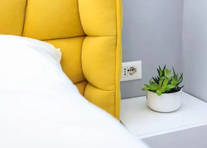 Apartman Colorful Oasis With Sunny Balcony Tirana